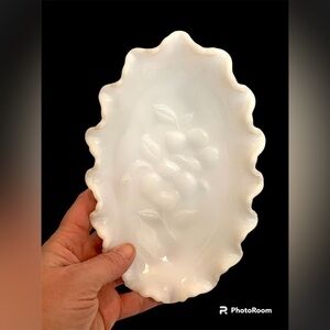 VTG Hazel Atlas Early American Milk Glass Oval Ruffled Rim Pickle Tray C. 1958